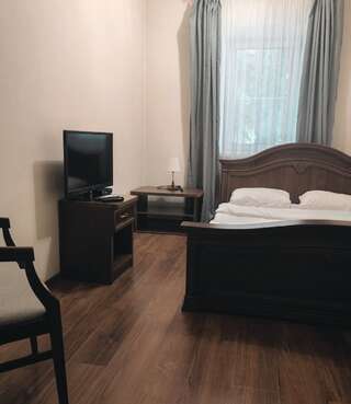 Гостиница Гостиный дворик Ярославль Бюджетный двухместный номер с 1 кроватью-1