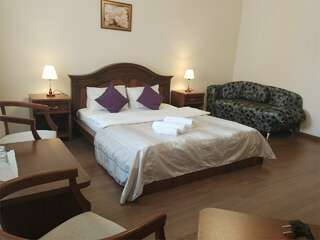 Гостиница Гостиный дворик Ярославль Трехместный номер-1